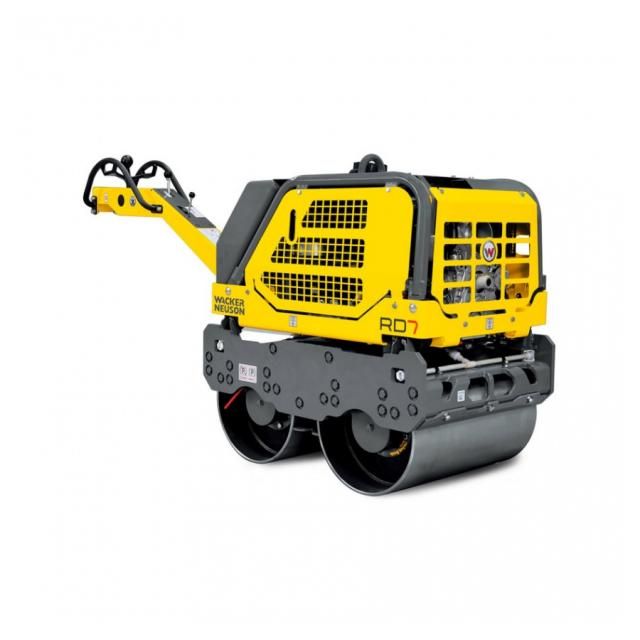Rodillo monocilindro liso en Chiprana